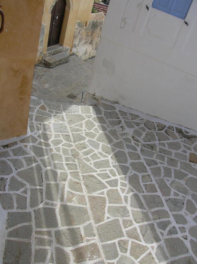 Marthas Traditional House Сими Екстериор снимка