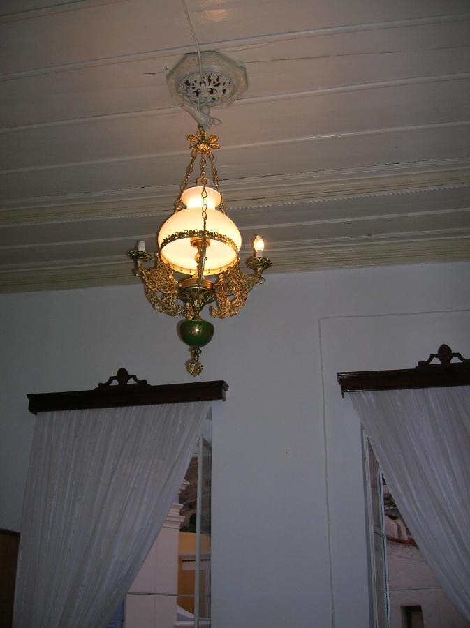 Marthas Traditional House Сими Екстериор снимка