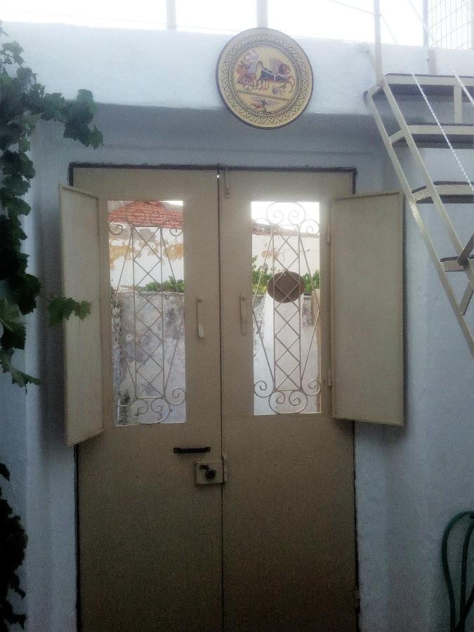 Marthas Traditional House Сими Екстериор снимка
